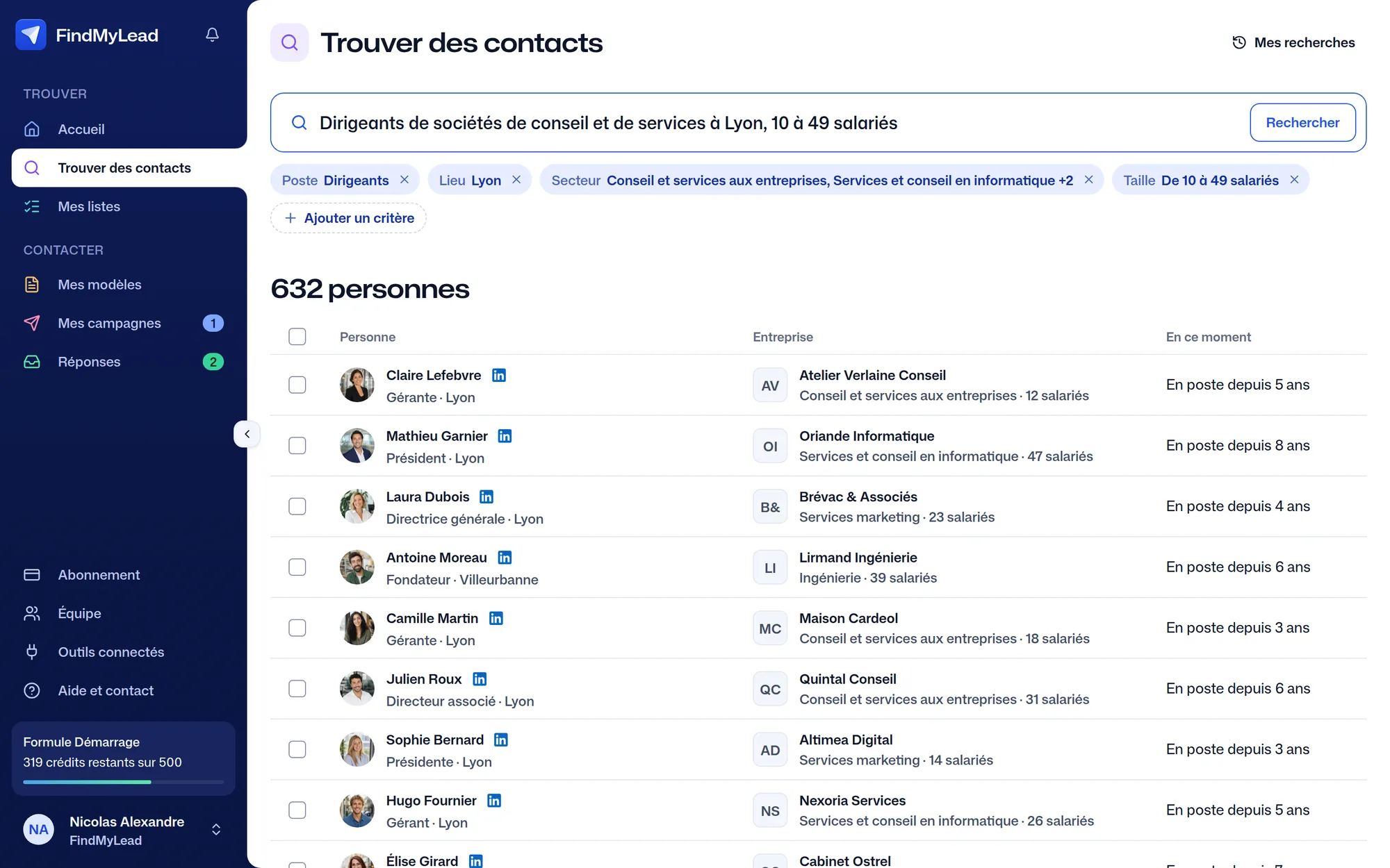 La recherche de contacts FindMyLead : la phrase « Dirigeants de sociétés de conseil et de services à Lyon, 10 à 49 salariés », les critères compris et 632 personnes trouvées, chacune avec son entreprise et son ancienneté.